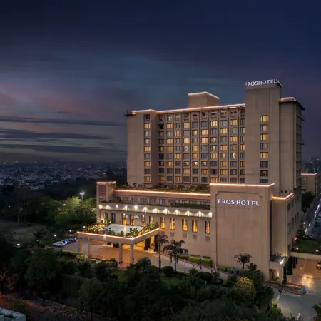 Eros Hotel New Delhi by IHG Отели рядом с достопримечательностью «Храм Лотоса»