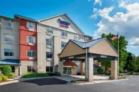 Fairfield Inn & Suites Detroit Livonia Hotels in Northville Charter Township