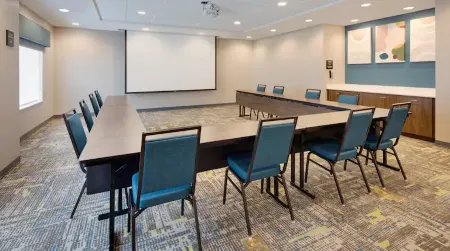 Hampton Inn & Suites by Hilton Richmond Short Pump Отели в г. Три Чопт