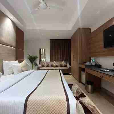 S.N.J Laxmi Dham Rooms