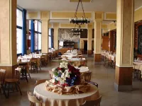 Tourist Hotel - breakfast