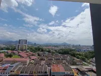 Skyline Suites l The Horizon Ipoh by Grab A Stay l 1-8pax - Mountain view
