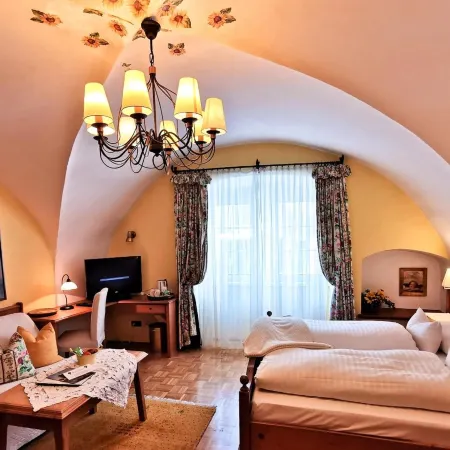 Hotel-Residenz Schrannenhof Отели рядом с достопримечательностью «Возвышенность Каленберг»