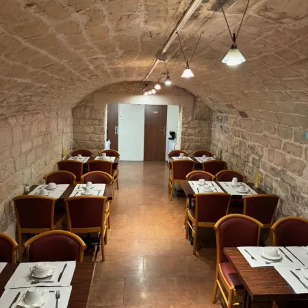 121 Paris Hotel