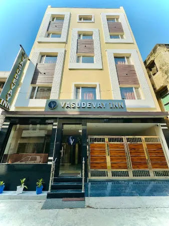 Hotel Vasudevay Inn Отели рядом с достопримечательностью «Piran Kaliyar Sharif»