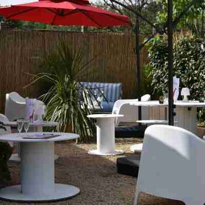 Hôtel-Restaurant le Clos des Hortensias Logis Hotel Exterior