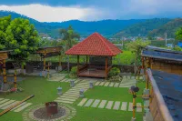 Bata Merah Hotel dekat Batu Secret Zoo
