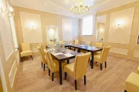 Onegin Hotel - parking