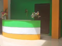 Gabriel Guest House Các khách sạn gần नेओमीस सालों & स्पा, ले मरीडियन