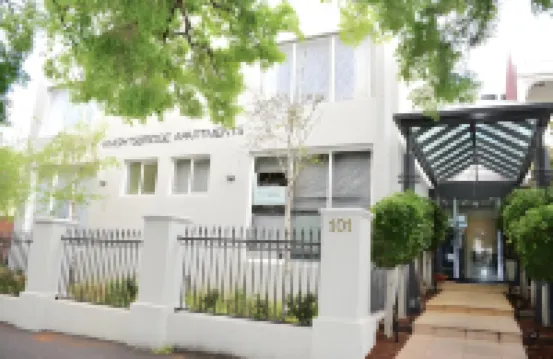 Knightsbridge Apartments Hotels near Mary MacKillop Heritage Centre