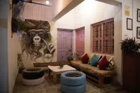 무스태시 카주라호 - 호스텔