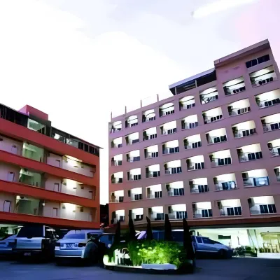 P.A. Place Hotel Hotels near Nakhonsawan Train Station