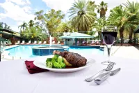 Mercure Alice Springs Resort - Pools