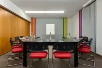 와이엔덤 트레이드마크 컬렉션의 아스파이어 크론프린츠