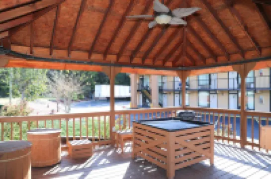 슈퍼 8 바이 윈덤 매리언 NC