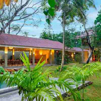 Serenmo Hotel Exterior