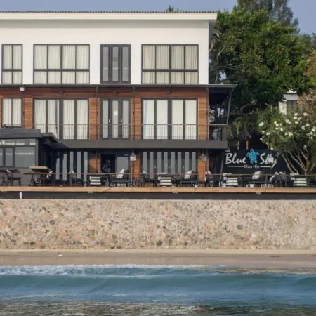 The Blue Sky Resort at Hua Hin Отели рядом с достопримечательностью «Пляж Сай Ной»