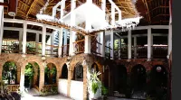 Mangga Lodge - parking