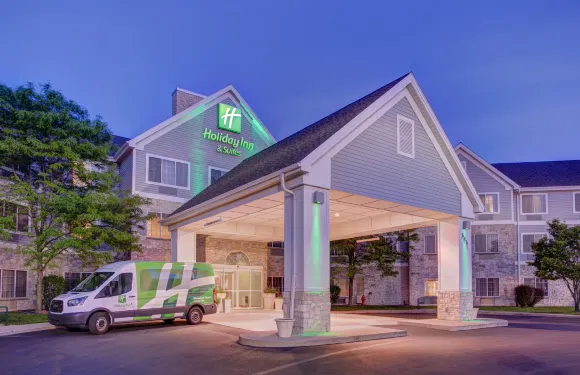 Holiday Inn & Suites 密爾沃基機場