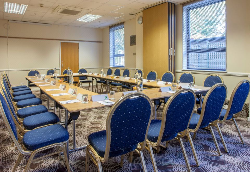 Holiday Inn Leamington Spa / Warwick Over view