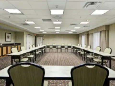 ハンプトン イン デファイアンス ディファイアンスのホテル