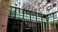 Lincoln Plaza London, Curio Collection by Hilton - Pools