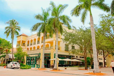 Courtyard Naples Отели в г. Нейплс