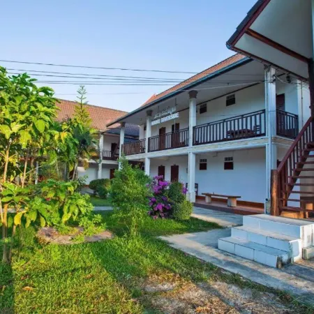 Riverside Garden Hostel Отели рядом с достопримечательностью «Храм Kang»
