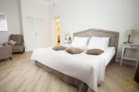 Aleksandriya-Peterhof Hotel Hotels in Peterhof