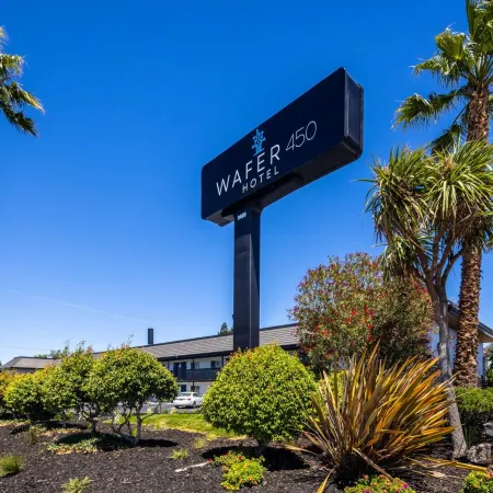 Wafer 450 Hotel