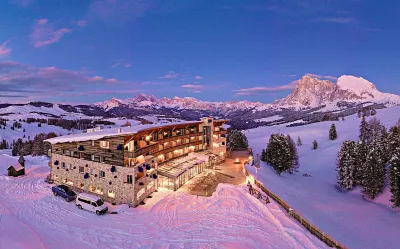 Paradiso Pure Living Vegan Hotel Hotels near Alpe di Siusi