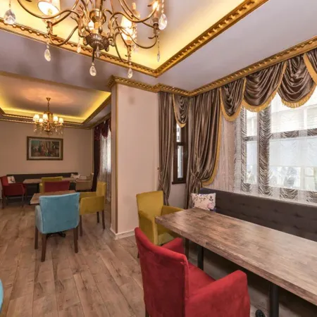 Valide Hotel Отели рядом с достопримечательностью «Шишли»