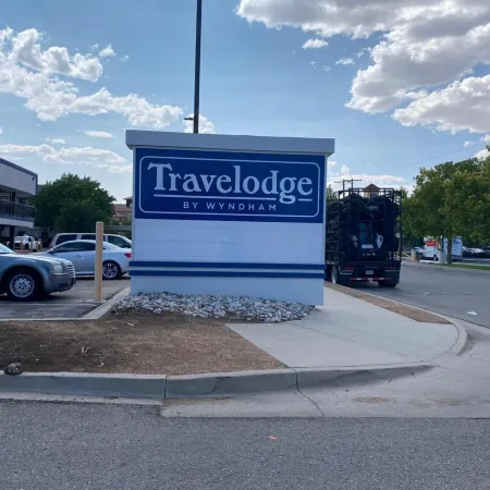 Travelodge by Wyndham Albuquerque West