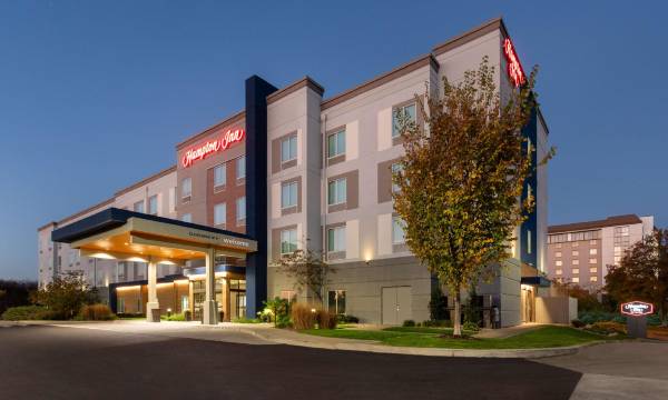 Hampton Inn by Hilton Nashville Airport Century Place