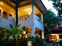 Hotel Indah Palace Yogyakarta Hotel di Brontokusuman