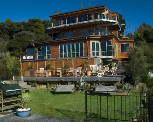 Cliff Edge by the Sea Hoteles en Opua