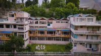 Mulberry Hotel - parking