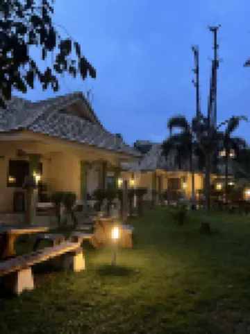 Saraburi Garden Resort Hotels near Wat Sala Daeng