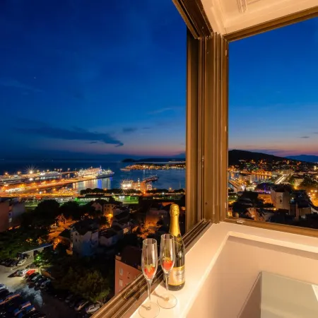 Royal Suites-Sky