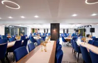 Formercity Hotel - parking