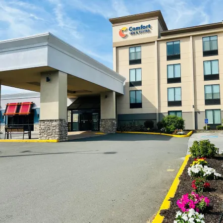 Comfort Inn & Suites Danbury-Bethel