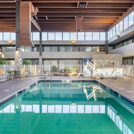 Riverside Hotel & Conference Center