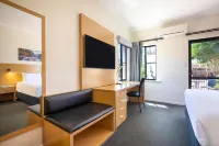 Country Comfort Perth - Airport Shuttle