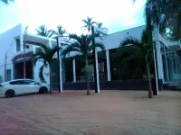 Saara Beach Hotel - parking