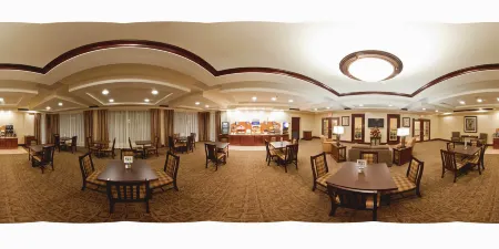 Holiday Inn Express & Suites Tappahannock