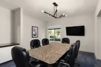 La Quinta Inn & Suites by Wyndham Santa Clarita - Valencia