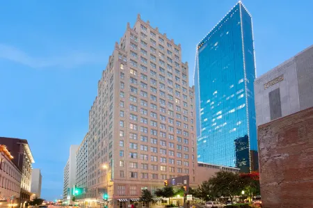 Courtyard Fort Worth Downtown/Blackstone Отели в г. Форт-Уэрт