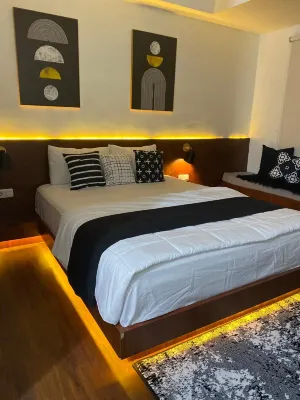 Monochrome Urban Studio at LRT City Jatibening Gateway Park Hotel dekat Alfamart Gamprit