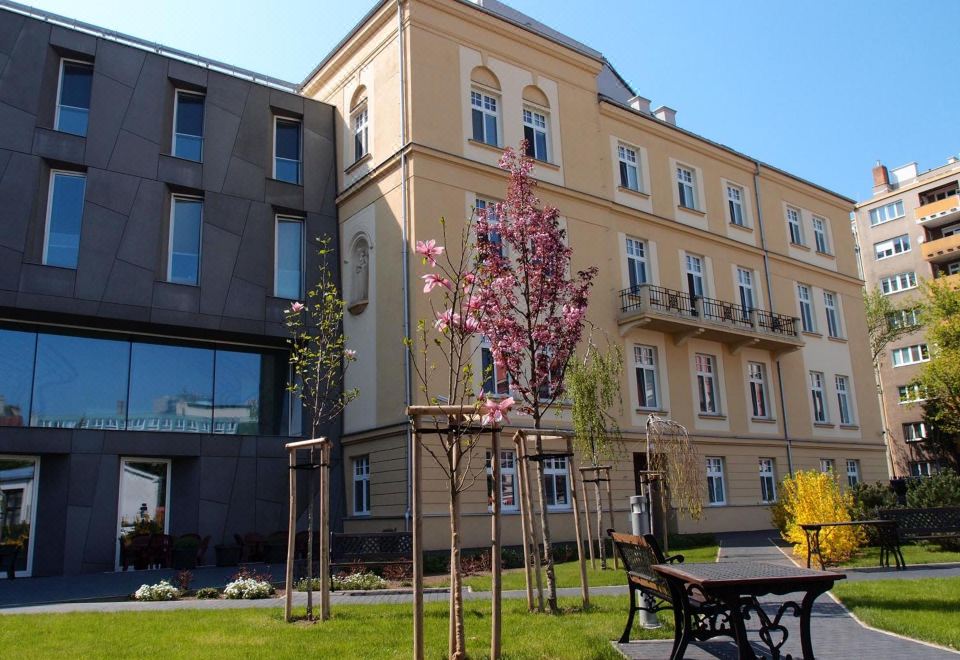 hotel overview picture