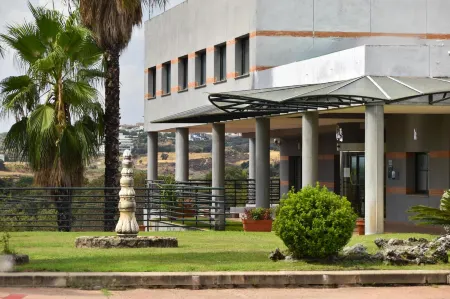 Hospedium Hotel Doña Mafalda de Castilla Отели в г. Касас-дель-Монте